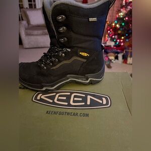 NWT Keen Black Winter Boots